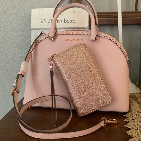 Michael Kors Handbags - New MK set 💞